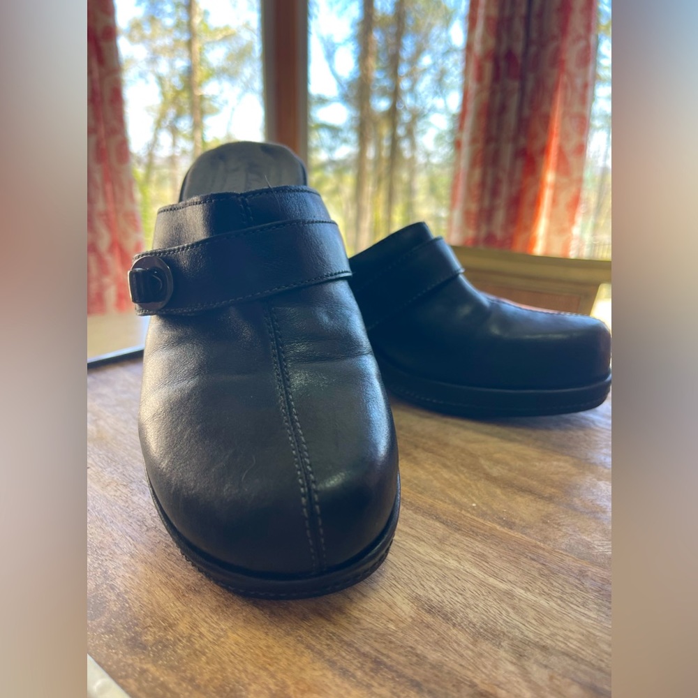 CLARKS black leather mules, size 8M, EUC‎ - Picture 3 of 7